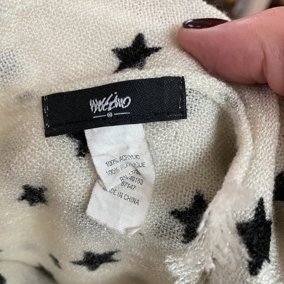 Long, Fun, Star Scarf - Picture 2 of 5